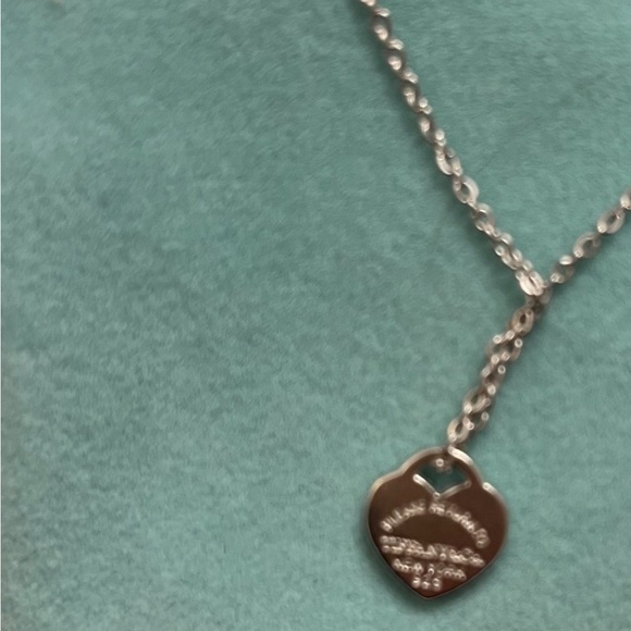 Return to New York heart “logo” Necklace silver necklace charm is sterling 925 - Picture 3 of 3